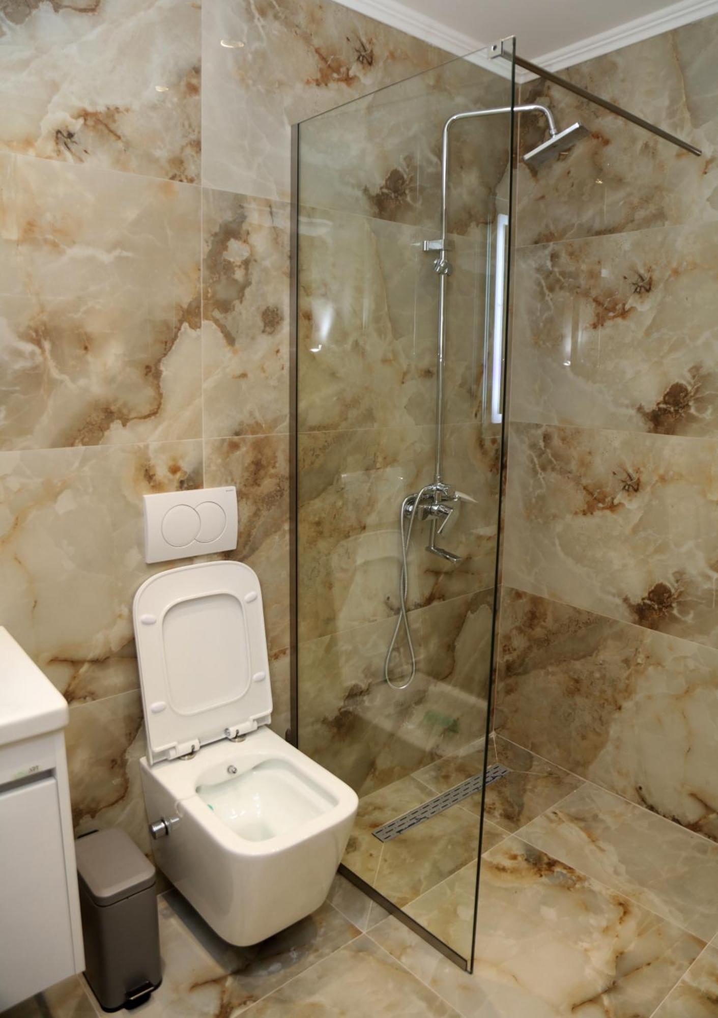 Serenitas Hostel *